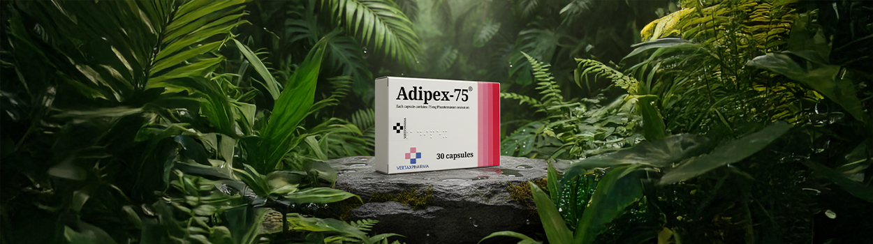 Adipex 75 phentermin hatóanyagú receptköteles étvágycsökkentő készítmény természetes zöld növényekkel körülvéve