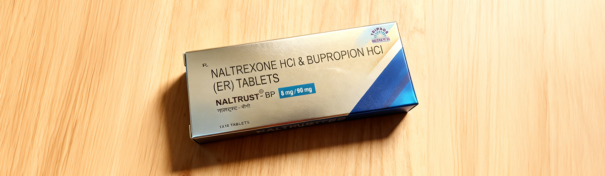 NALTRUST-BP 8/90 mg tabletta csomagolása bupropion étvágycsökkentő hatóanyaggal levelek között elhelyezve